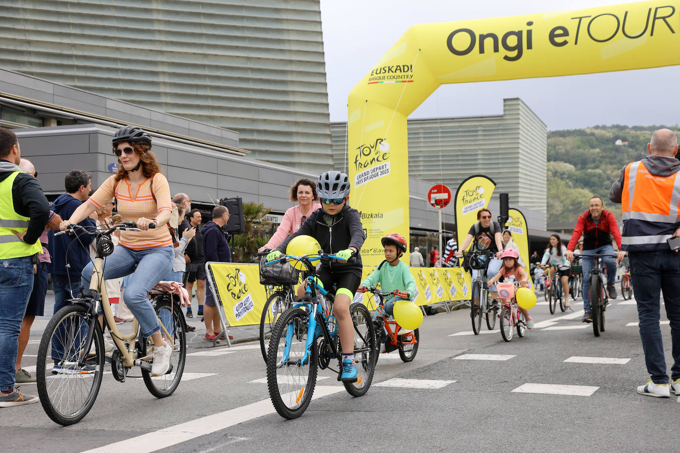 La fiesta de bienvenida al Tour de Francia 2023 recorre Donostia